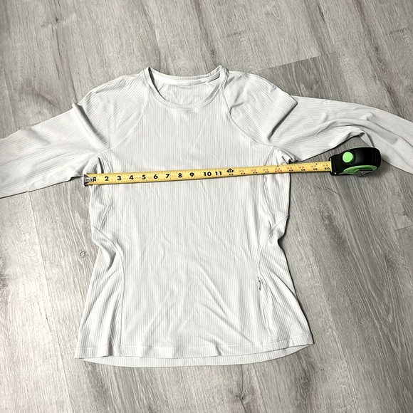 Lululemon top NWOT - Picture 6 of 7